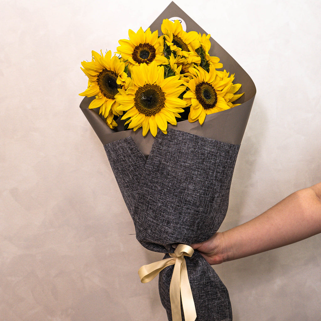 Sunflowers Bouquet – 10 Stems